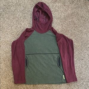 Women’s Large Green and Burgundy Melanzana
